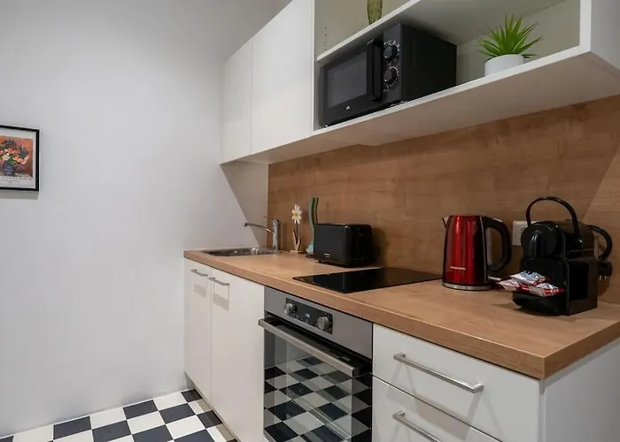 Practical 1br Flat By Center By Hm Appartement Wenen