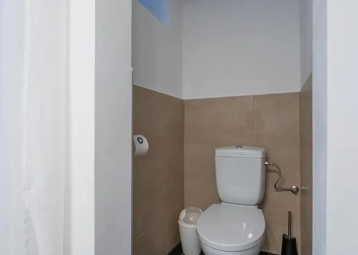Practical 1br Flat By Center By Hm * Wenen